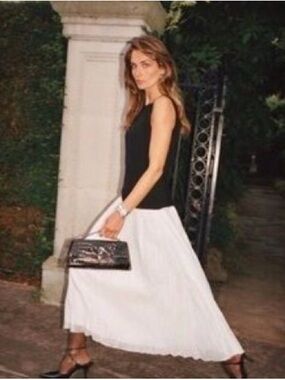 Reformation Black and White Maxi Dress Size 10, fitted to hip, crepe lined skirt